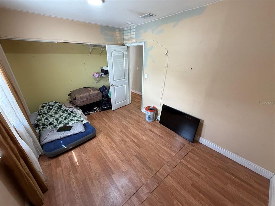 На продажу: $399,999 (3 спален, 1 ванн, 1170 Квадратных фут)