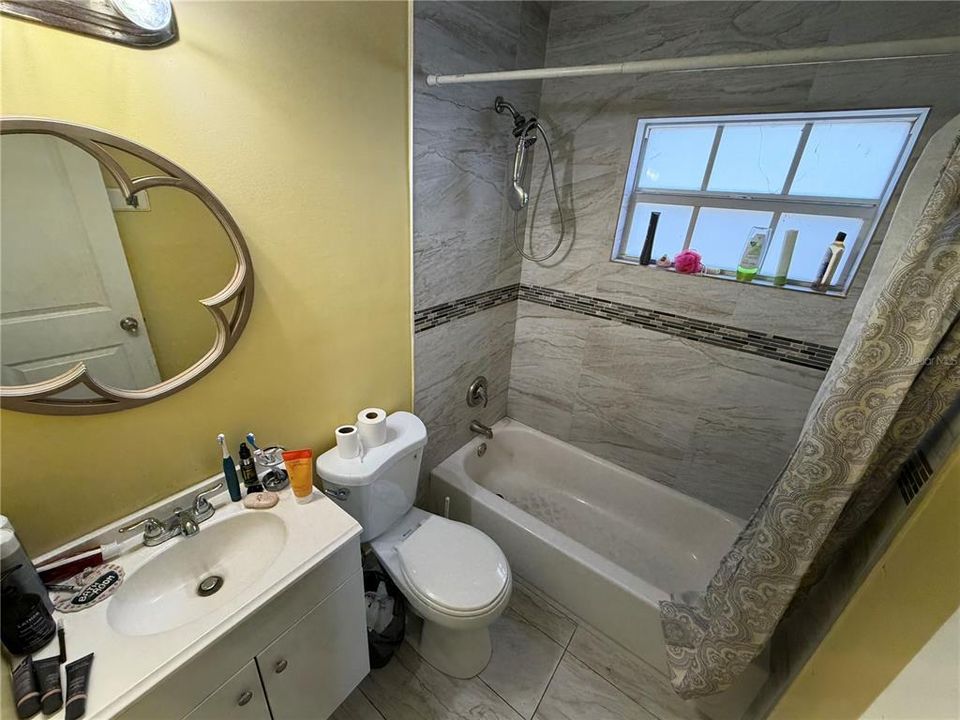 На продажу: $399,999 (3 спален, 1 ванн, 1170 Квадратных фут)