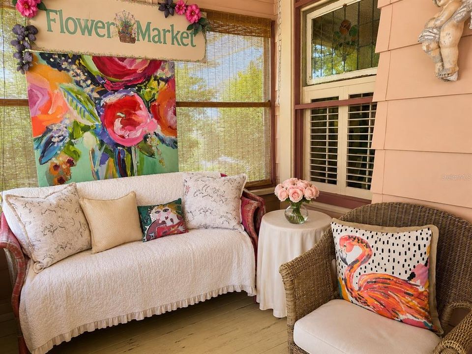 For Sale: $249,900 (2 beds, 2 baths, 1300 Square Feet)