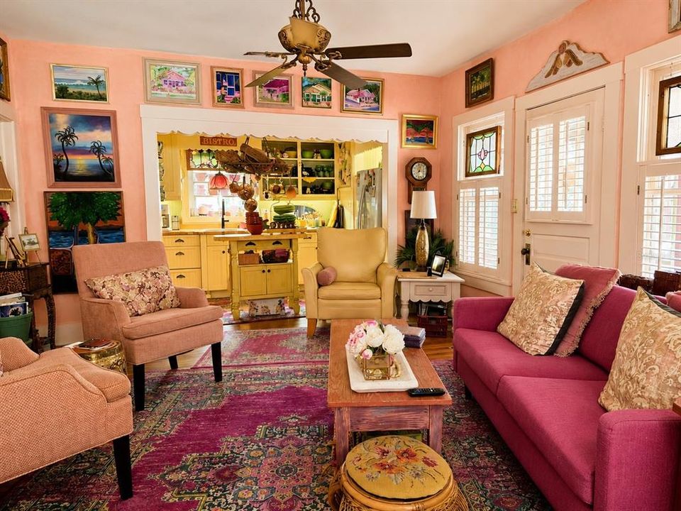 For Sale: $249,900 (2 beds, 2 baths, 1300 Square Feet)