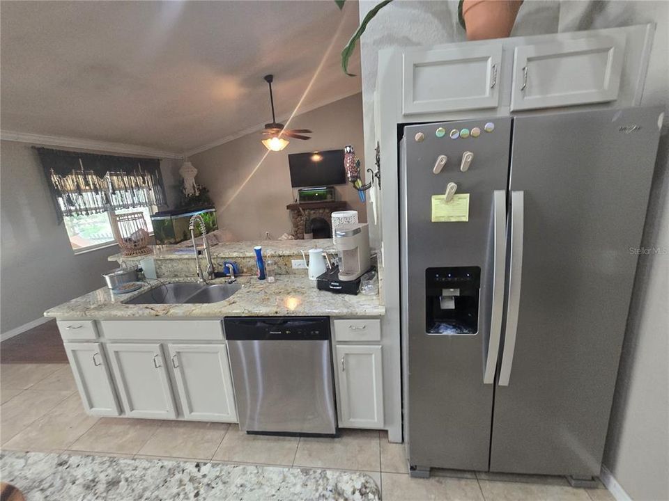 For Sale: $465,000 (3 beds, 2 baths, 1955 Square Feet)
