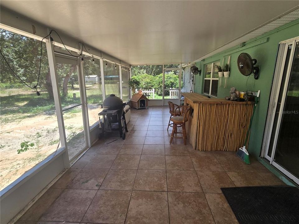 For Sale: $465,000 (3 beds, 2 baths, 1955 Square Feet)