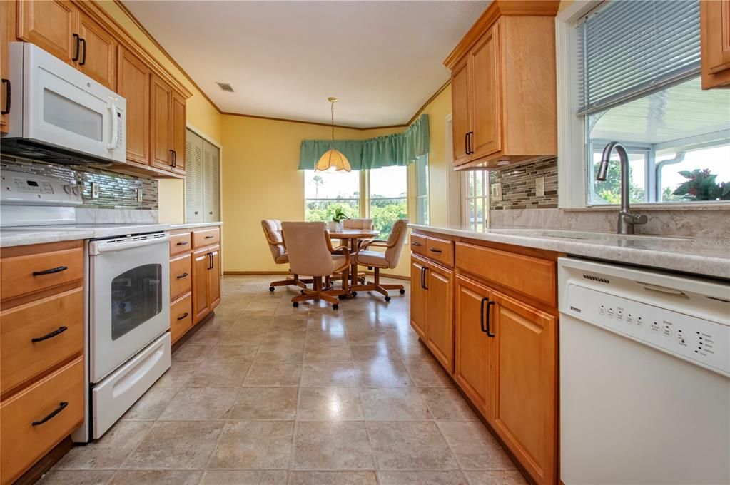 For Sale: $194,900 (3 beds, 2 baths, 1480 Square Feet)