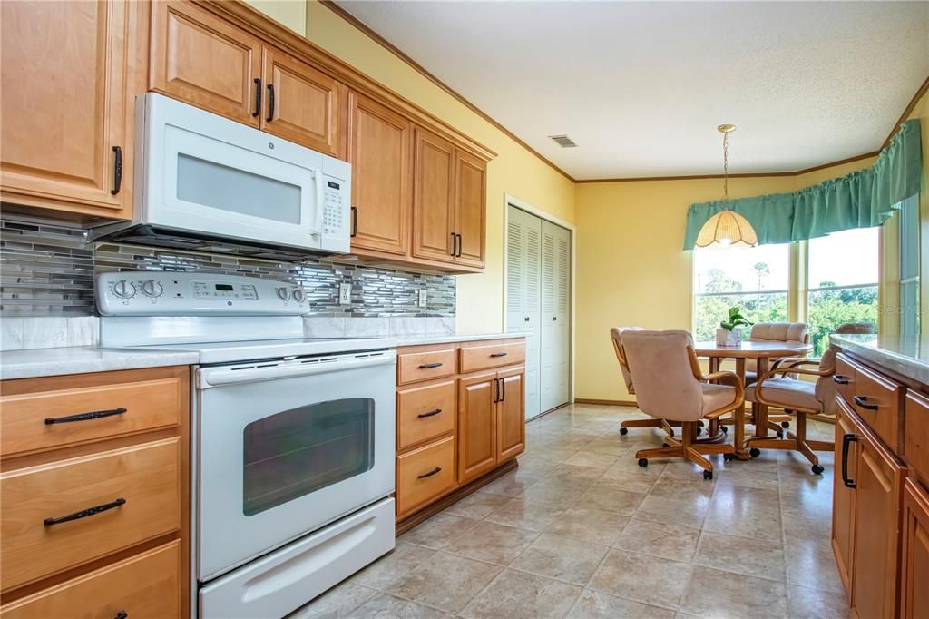 For Sale: $194,900 (3 beds, 2 baths, 1480 Square Feet)