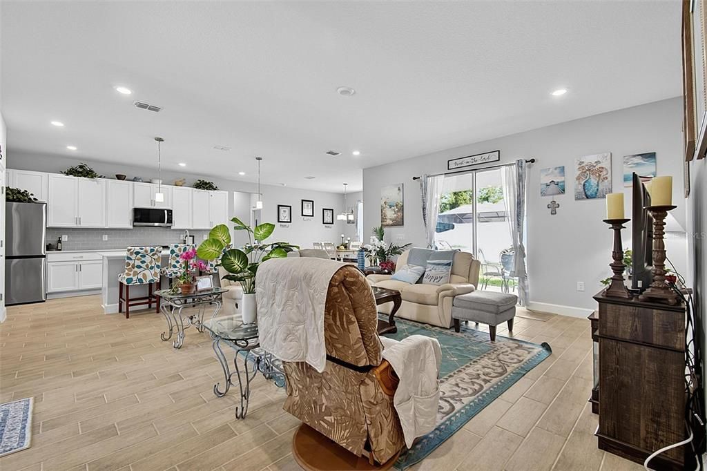 For Sale: $459,000 (4 beds, 3 baths, 2306 Square Feet)
