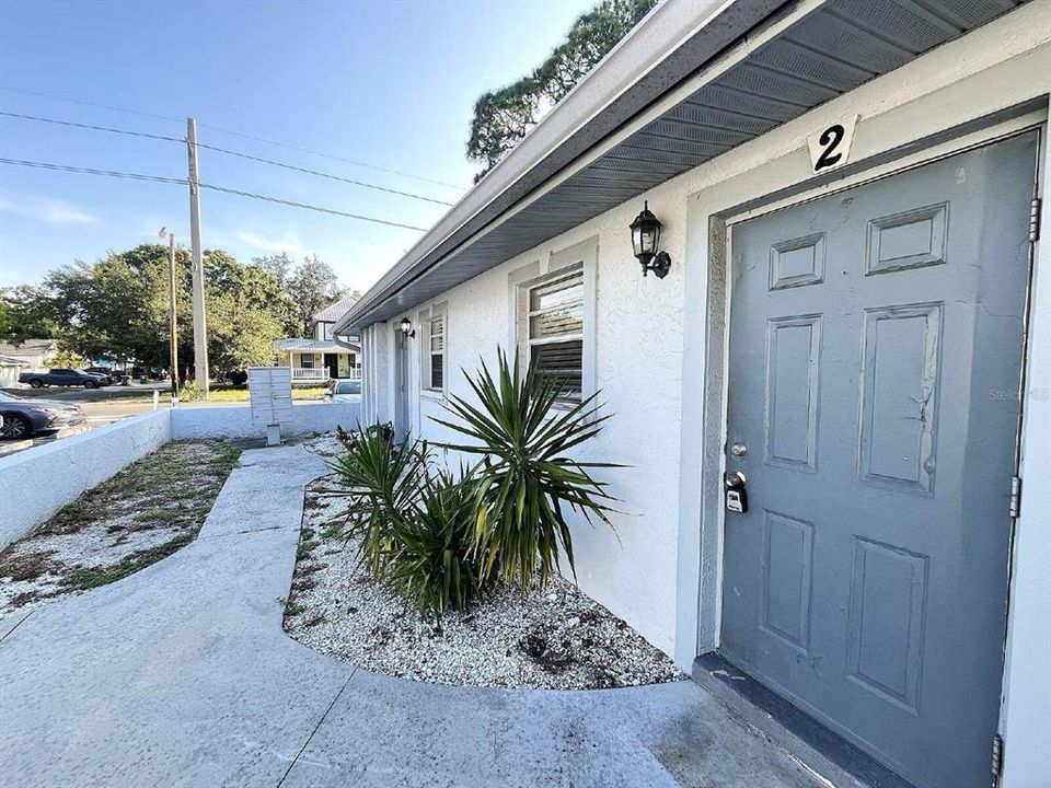 For Rent: $1,395 (2 beds, 1 baths, 700 Square Feet)
