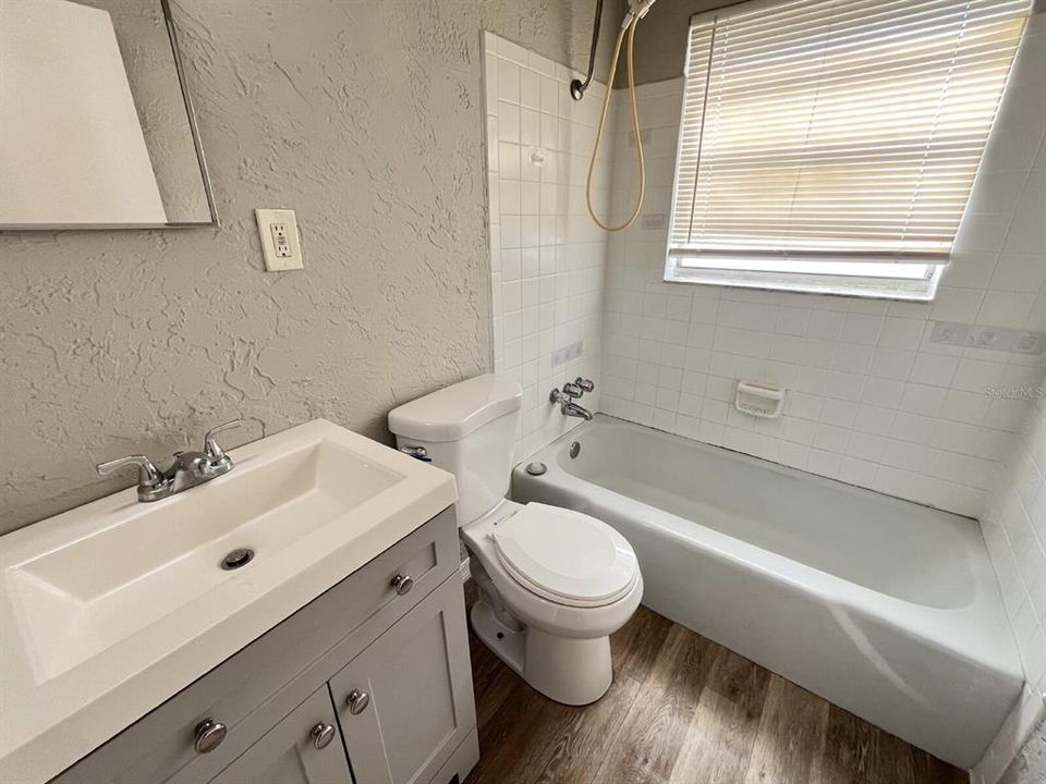 For Rent: $1,395 (2 beds, 1 baths, 700 Square Feet)