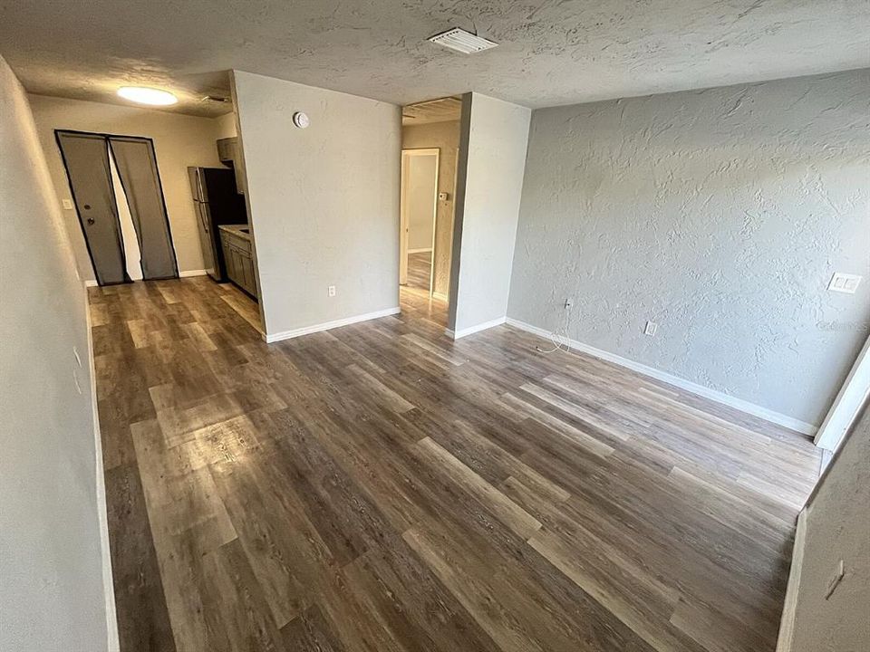 For Rent: $1,395 (2 beds, 1 baths, 700 Square Feet)