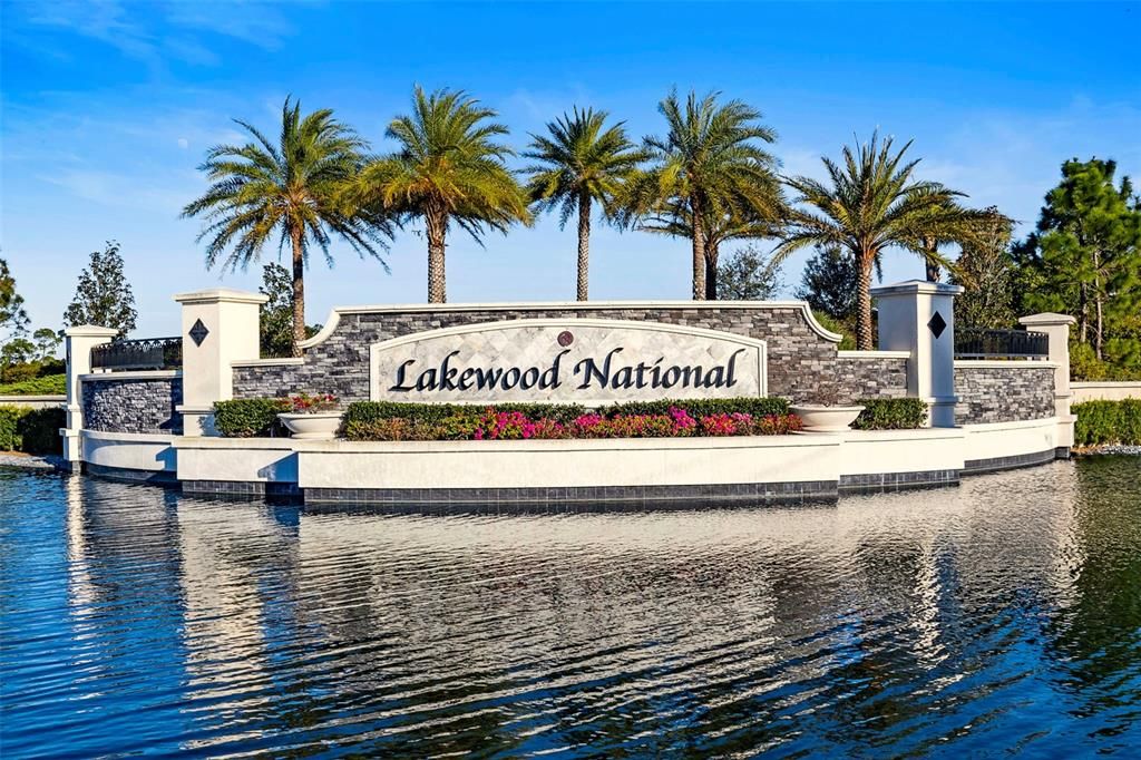 For Sale: $325,000 (2 beds, 2 baths, 1121 Square Feet)