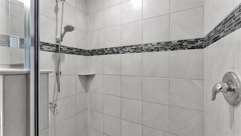 На продажу: $360,000 (4 спален, 2 ванн, 1990 Квадратных фут)