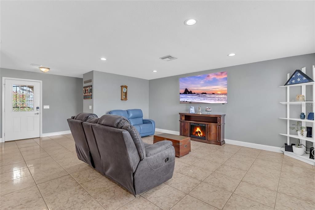 : $340,000 (3 beds, 2 baths, 1784 Square Feet)