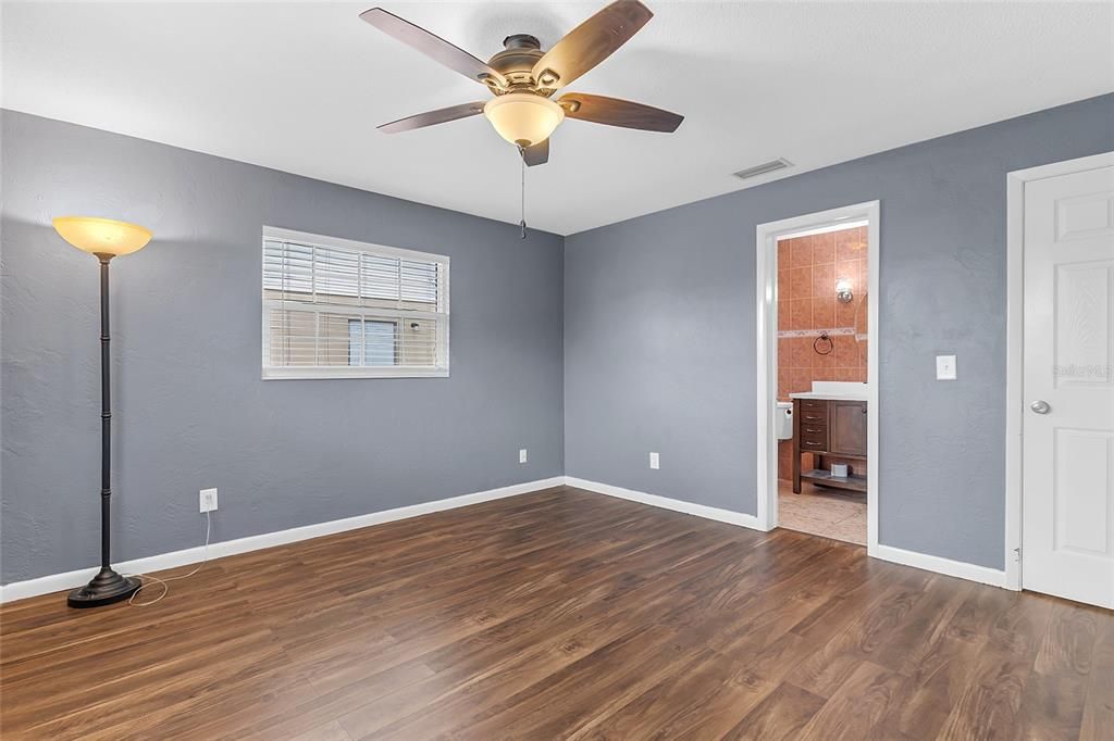 : $340,000 (3 beds, 2 baths, 1784 Square Feet)