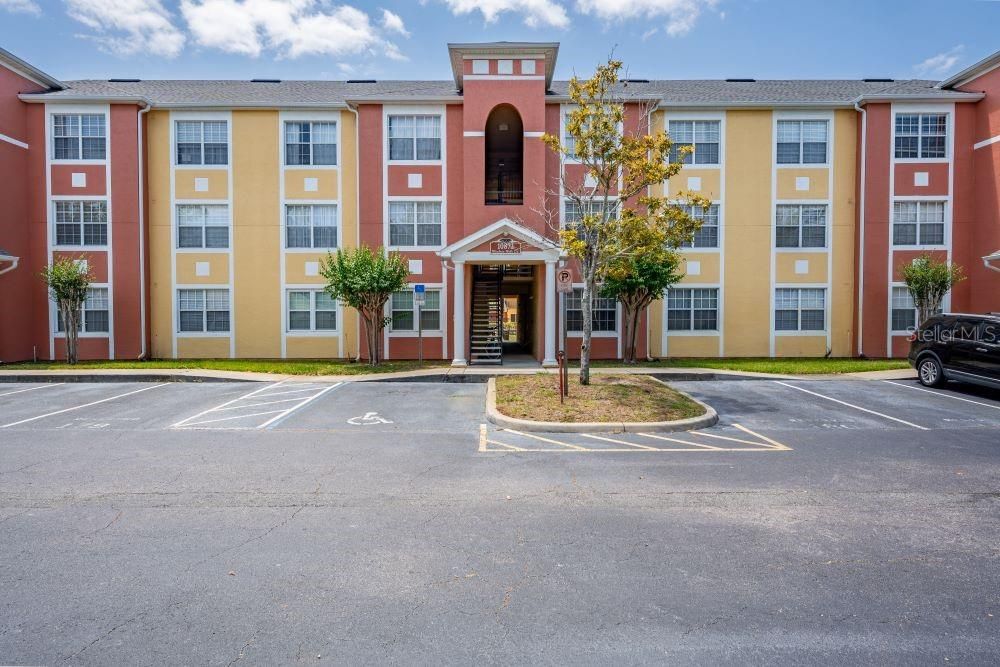For Rent: $1,850 (2 beds, 2 baths, 999 Square Feet)