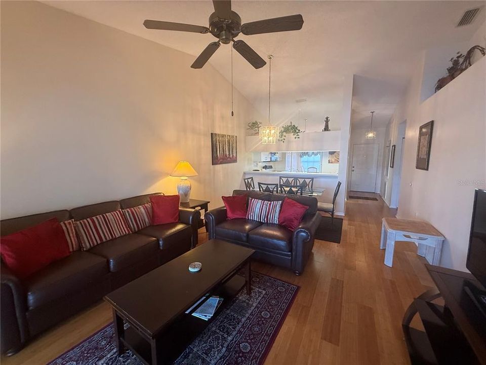For Sale: $175,000 (2 beds, 2 baths, 1193 Square Feet)