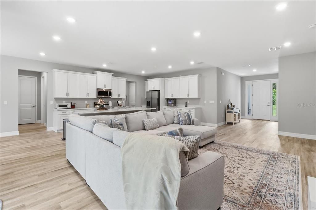 For Sale: $505,000 (4 beds, 3 baths, 2478 Square Feet)