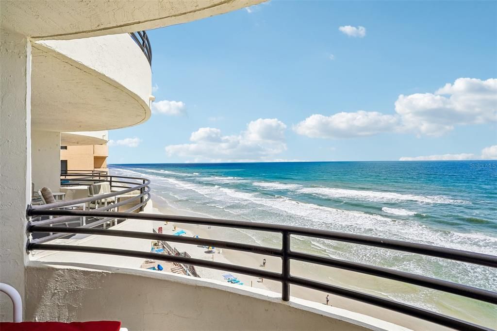 For Sale: $440,000 (2 beds, 2 baths, 968 Square Feet)