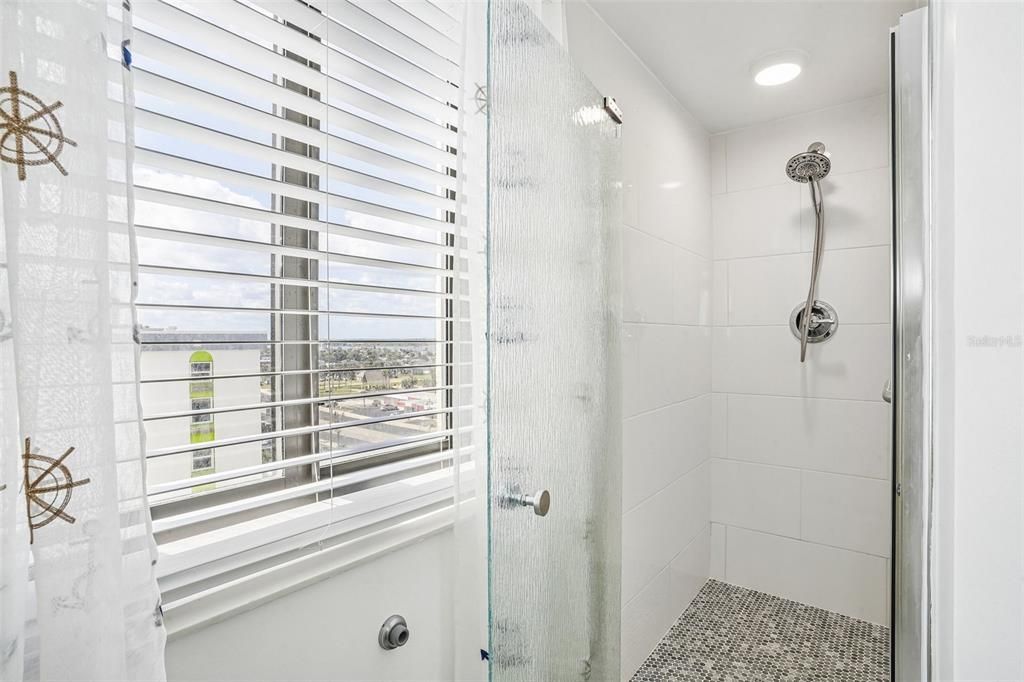 For Sale: $440,000 (2 beds, 2 baths, 968 Square Feet)