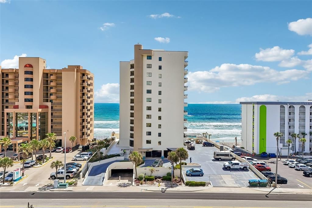 For Sale: $440,000 (2 beds, 2 baths, 968 Square Feet)