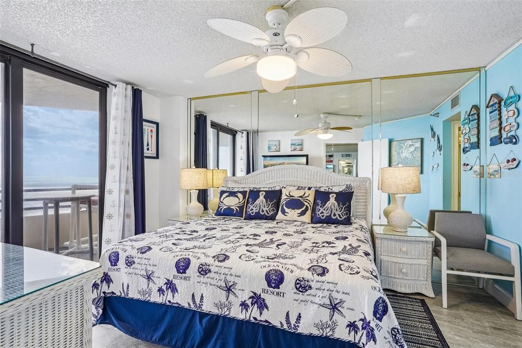 For Sale: $440,000 (2 beds, 2 baths, 968 Square Feet)
