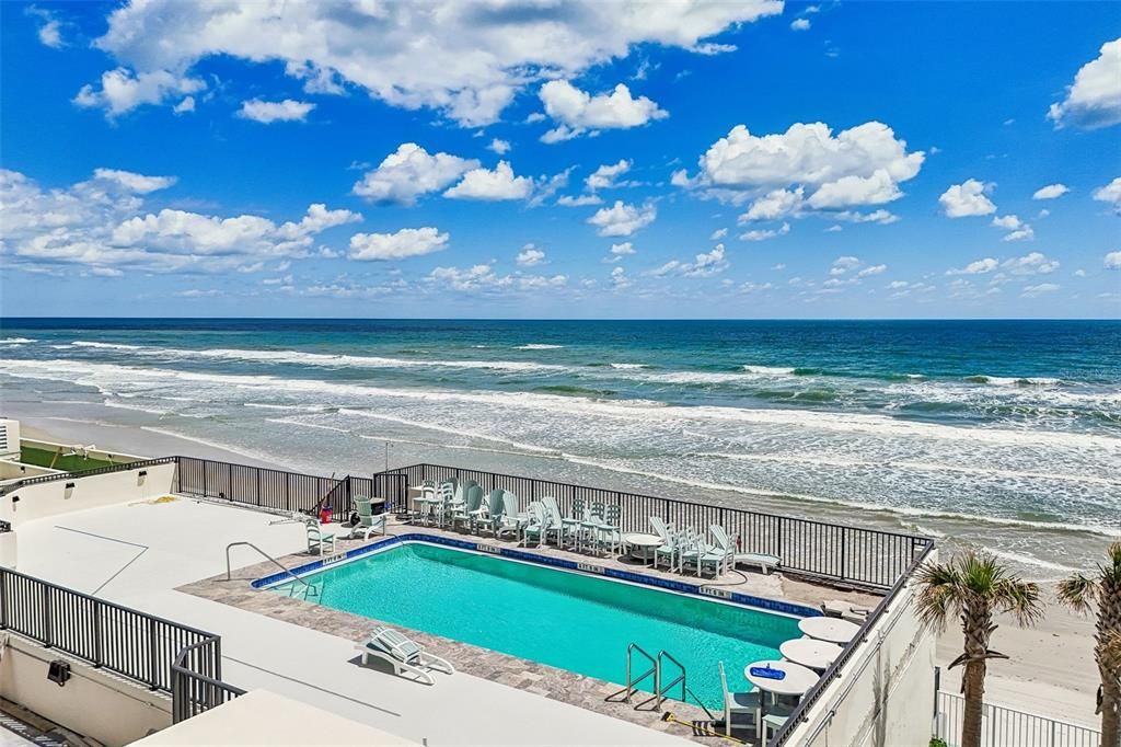 For Sale: $440,000 (2 beds, 2 baths, 968 Square Feet)