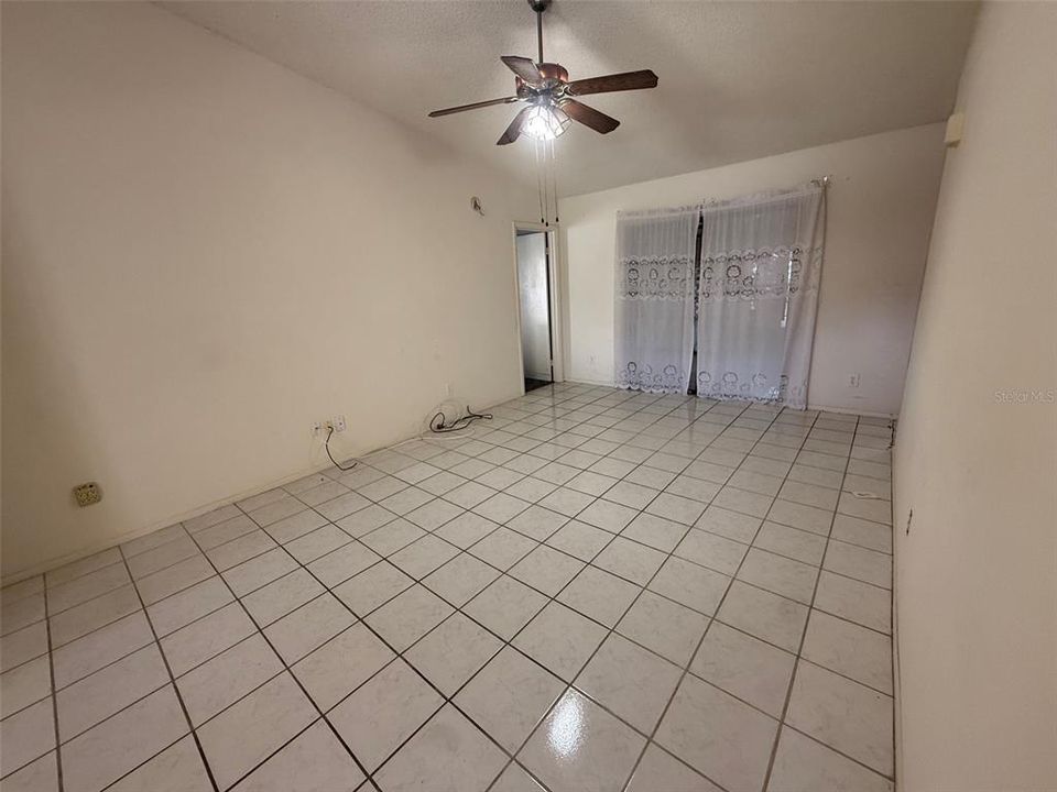 En Venta: $219,900 (3 camas, 2 baños, 1703 Pies cuadrados)