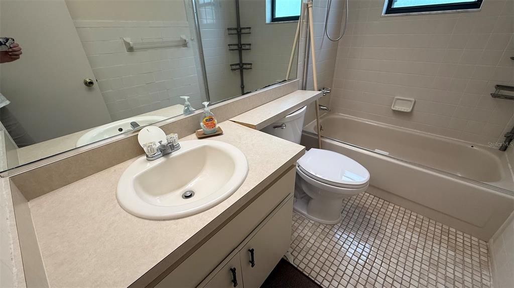 En Venta: $219,900 (3 camas, 2 baños, 1703 Pies cuadrados)