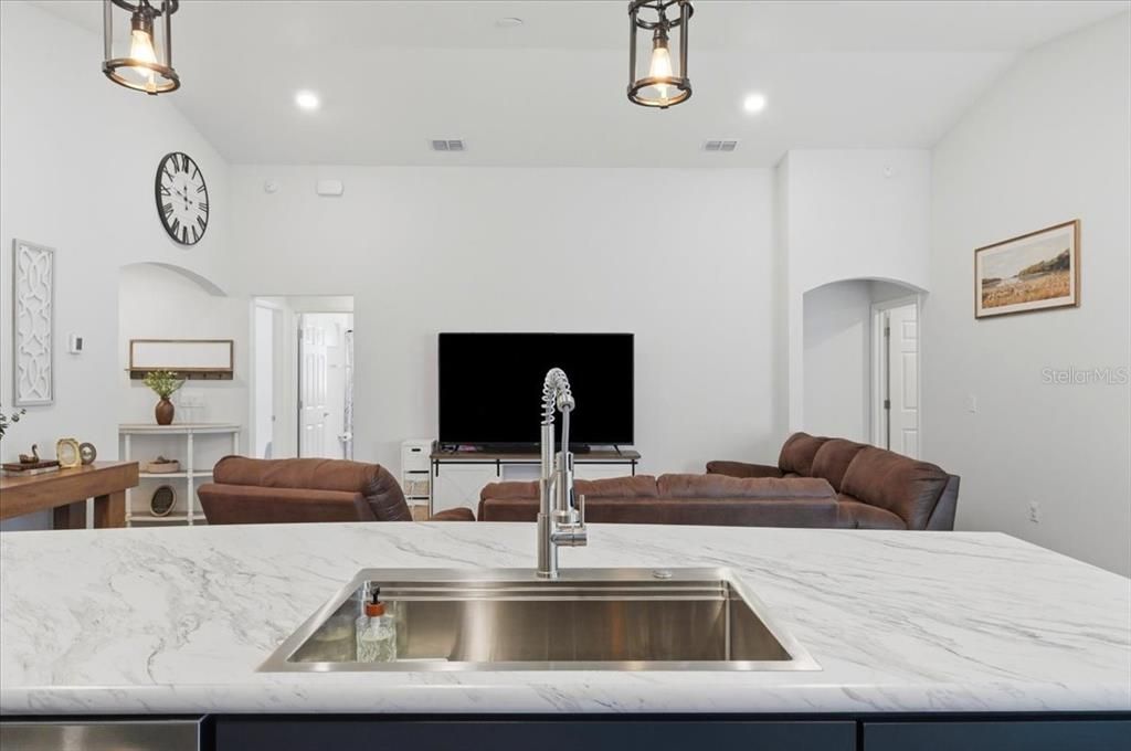 En Venta: $340,000 (3 camas, 2 baños, 1603 Pies cuadrados)