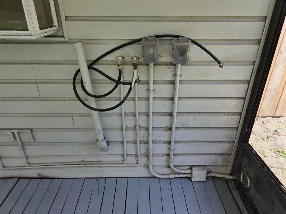 For Rent: $1,600 (2 beds, 1 baths, 1200 Square Feet)
