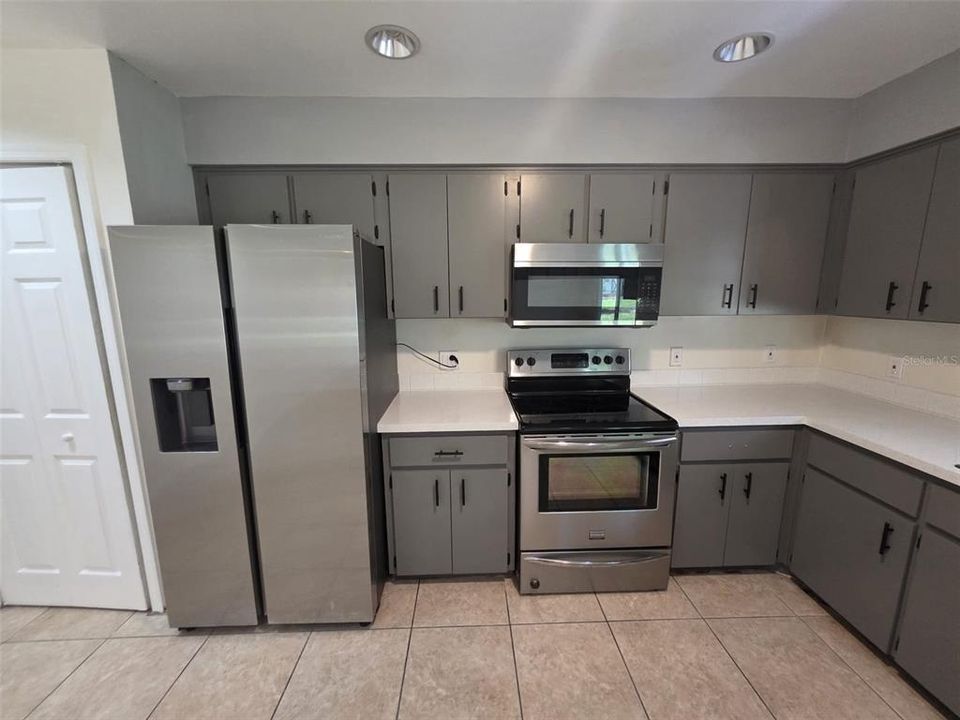For Rent: $1,600 (2 beds, 1 baths, 1200 Square Feet)