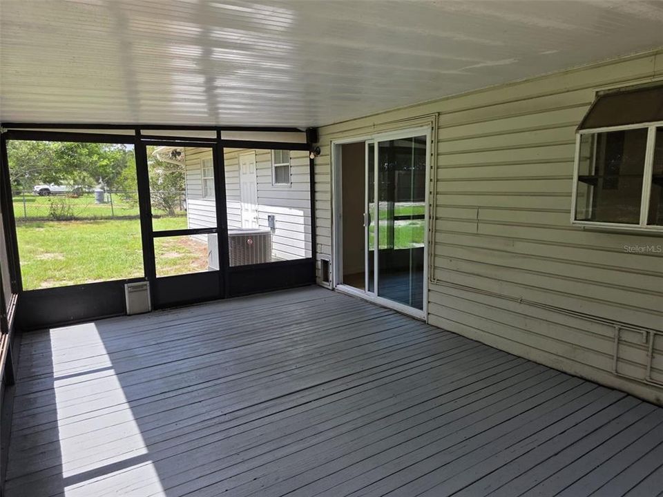For Rent: $1,600 (2 beds, 1 baths, 1200 Square Feet)