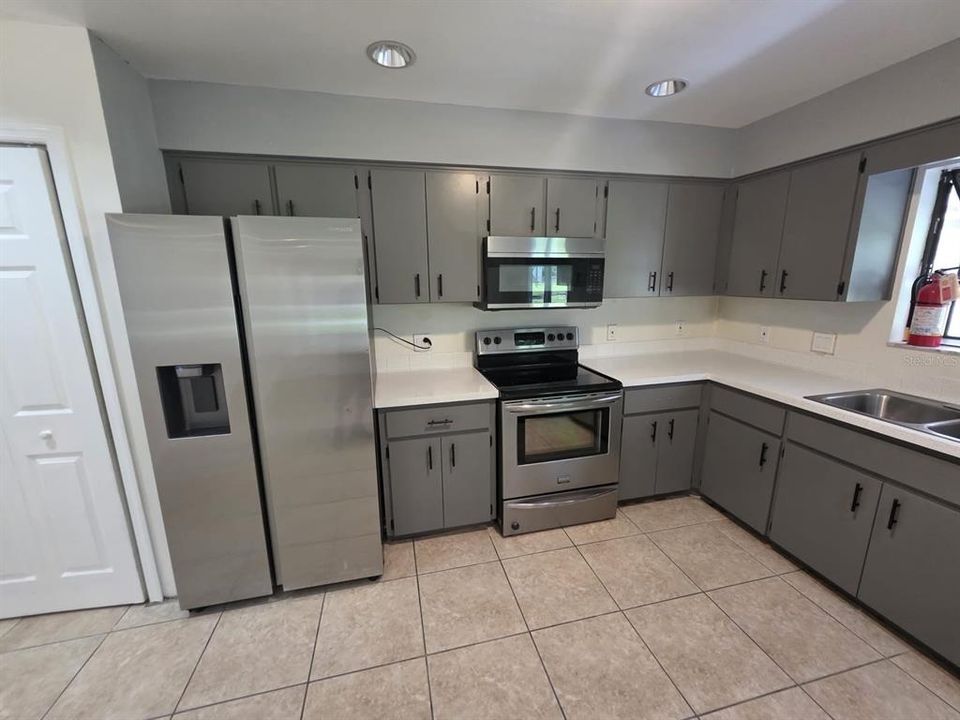 For Rent: $1,600 (2 beds, 1 baths, 1200 Square Feet)