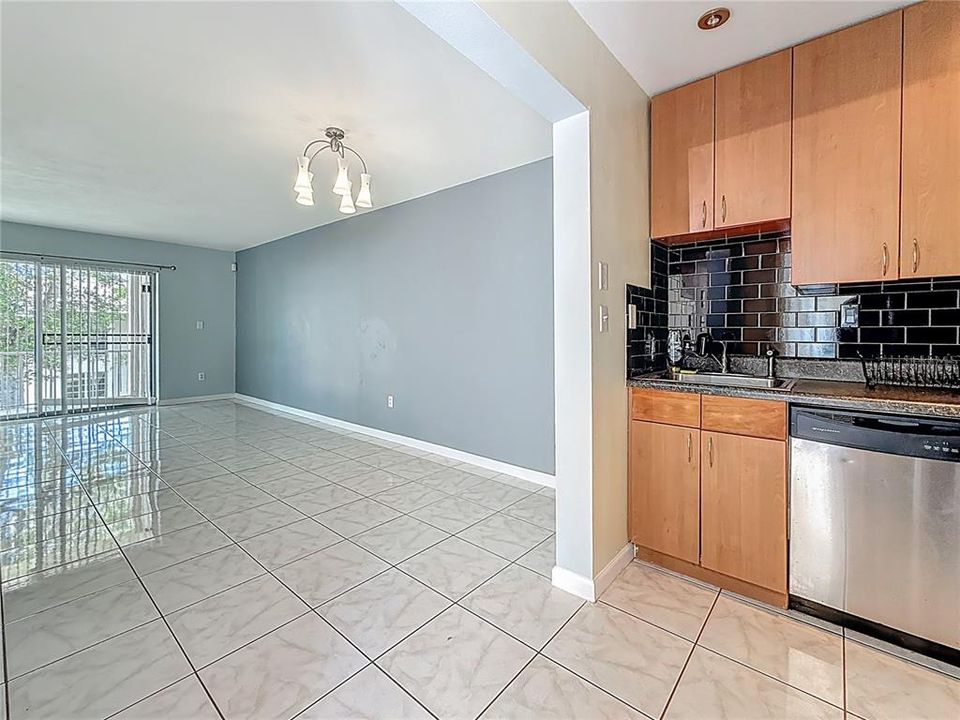 В аренду: $1,600 (1 спален, 1 ванн, 600 Квадратных фут)