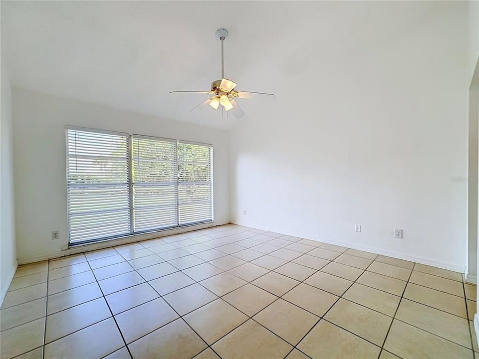 En Venta: $365,000 (4 camas, 2 baños, 1778 Pies cuadrados)
