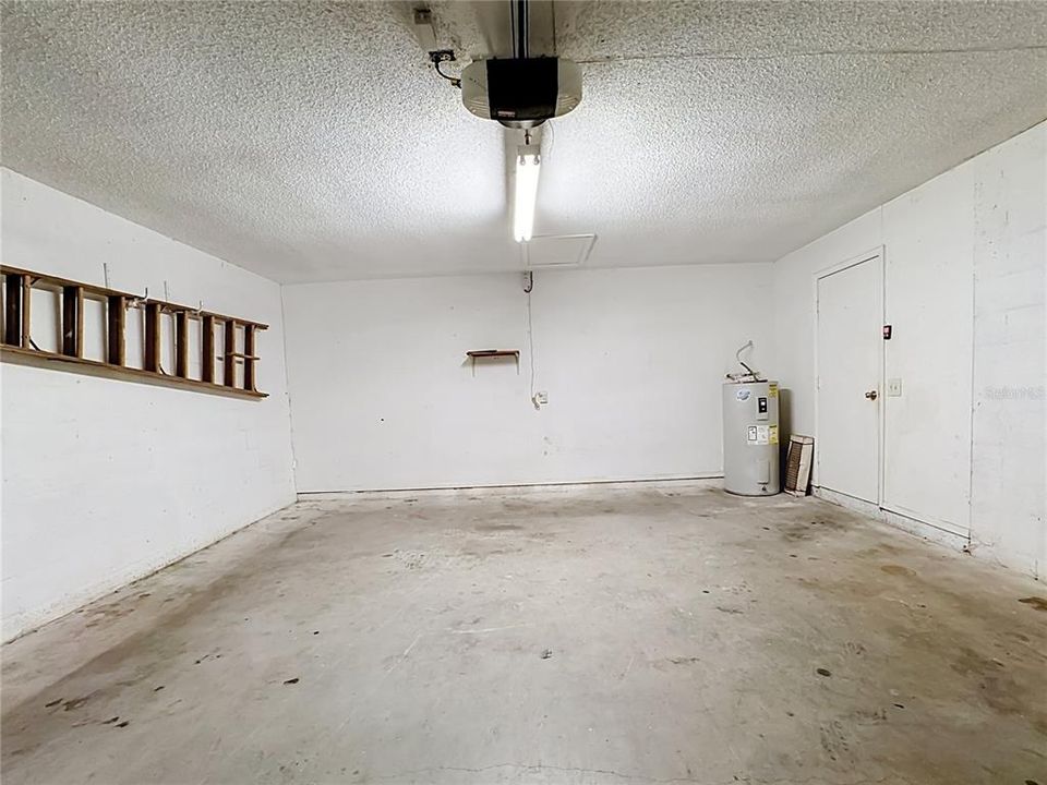 En Venta: $365,000 (4 camas, 2 baños, 1778 Pies cuadrados)