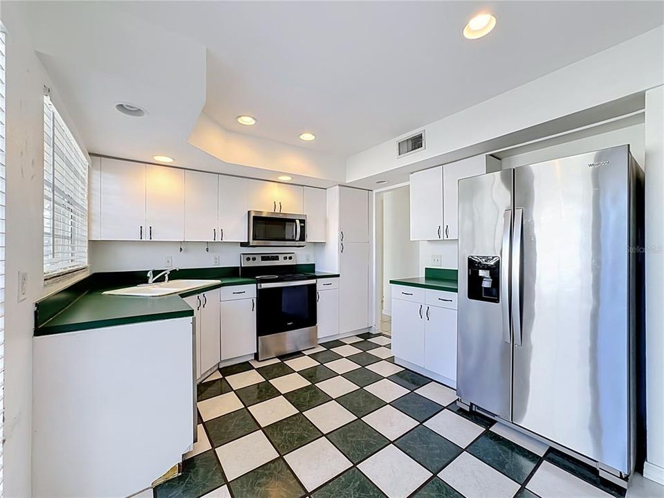 En Venta: $365,000 (4 camas, 2 baños, 1778 Pies cuadrados)
