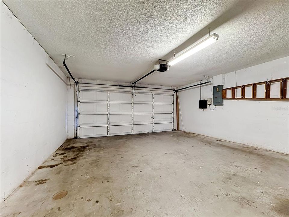 En Venta: $365,000 (4 camas, 2 baños, 1778 Pies cuadrados)