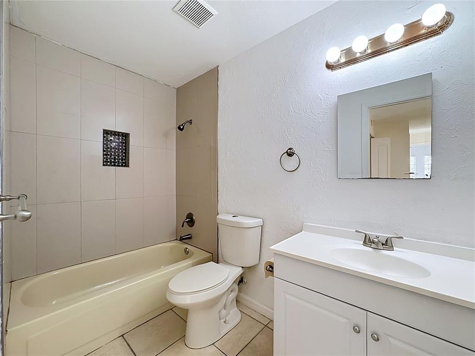 En Venta: $365,000 (4 camas, 2 baños, 1778 Pies cuadrados)