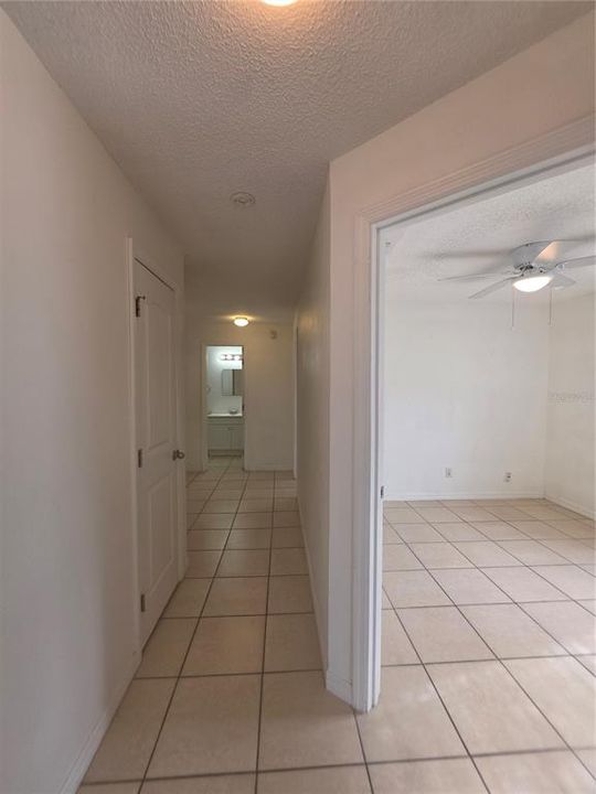 En Venta: $365,000 (4 camas, 2 baños, 1778 Pies cuadrados)