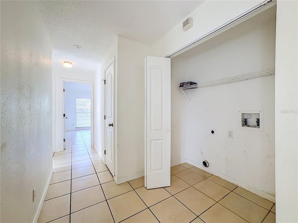 En Venta: $365,000 (4 camas, 2 baños, 1778 Pies cuadrados)