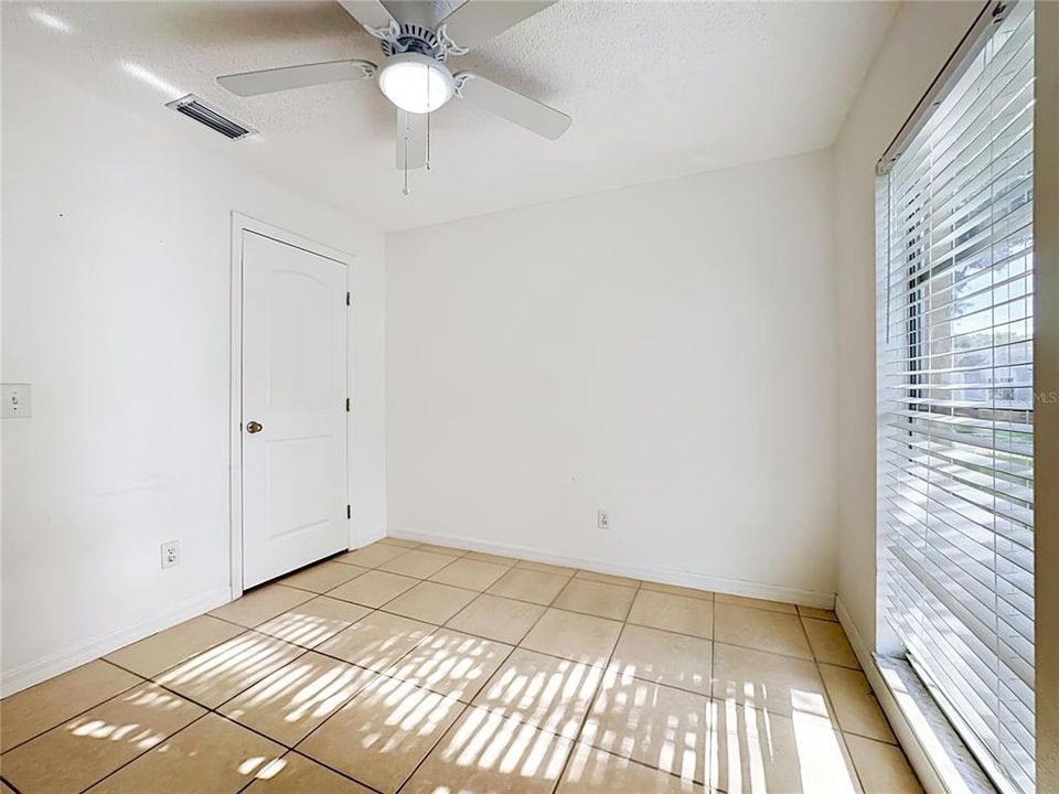 En Venta: $365,000 (4 camas, 2 baños, 1778 Pies cuadrados)