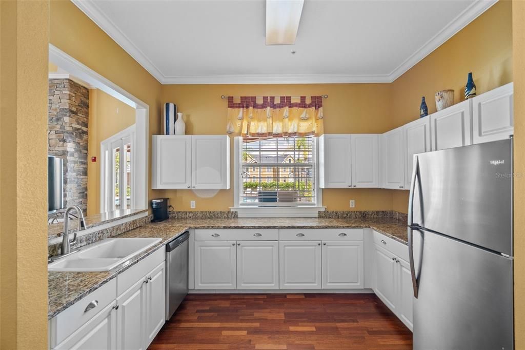 На продажу: $197,900 (2 спален, 2 ванн, 1316 Квадратных фут)