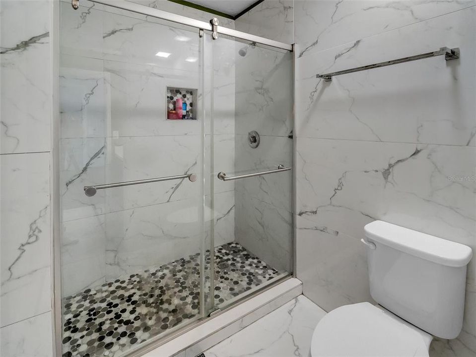 En Venta: $459,990 (5 camas, 3 baños, 2678 Pies cuadrados)