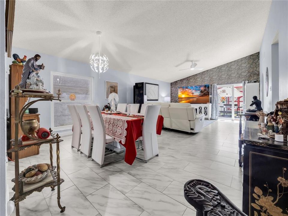 На продажу: $419,900 (3 спален, 2 ванн, 1604 Квадратных фут)