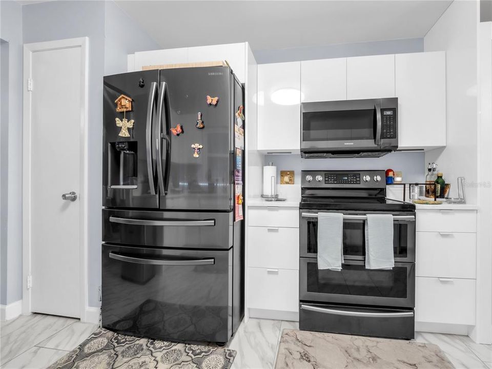 На продажу: $419,900 (3 спален, 2 ванн, 1604 Квадратных фут)
