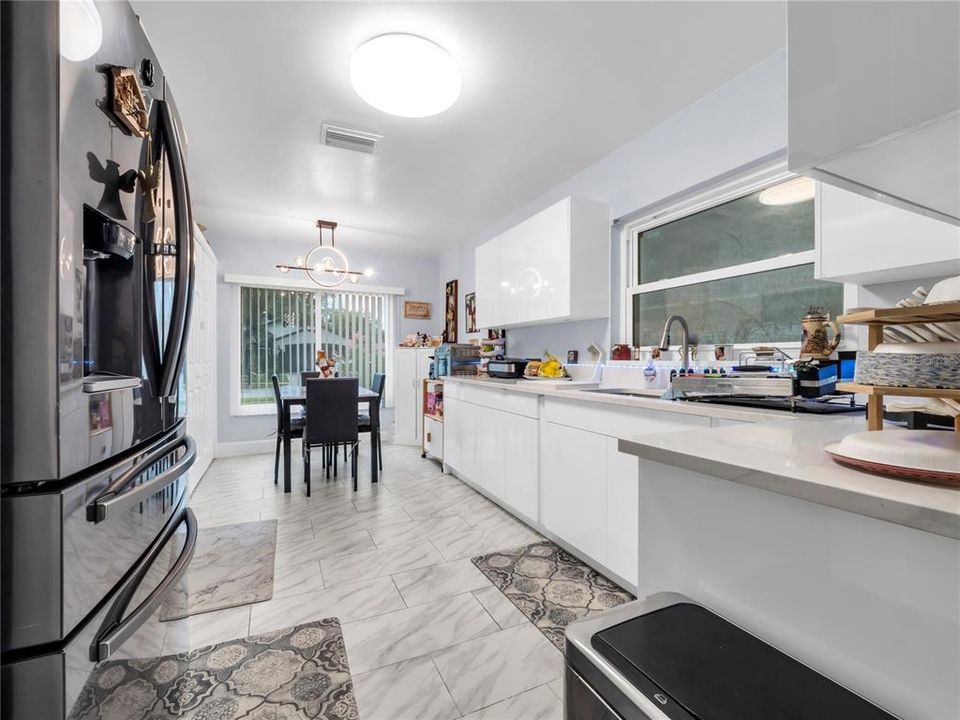 На продажу: $419,900 (3 спален, 2 ванн, 1604 Квадратных фут)