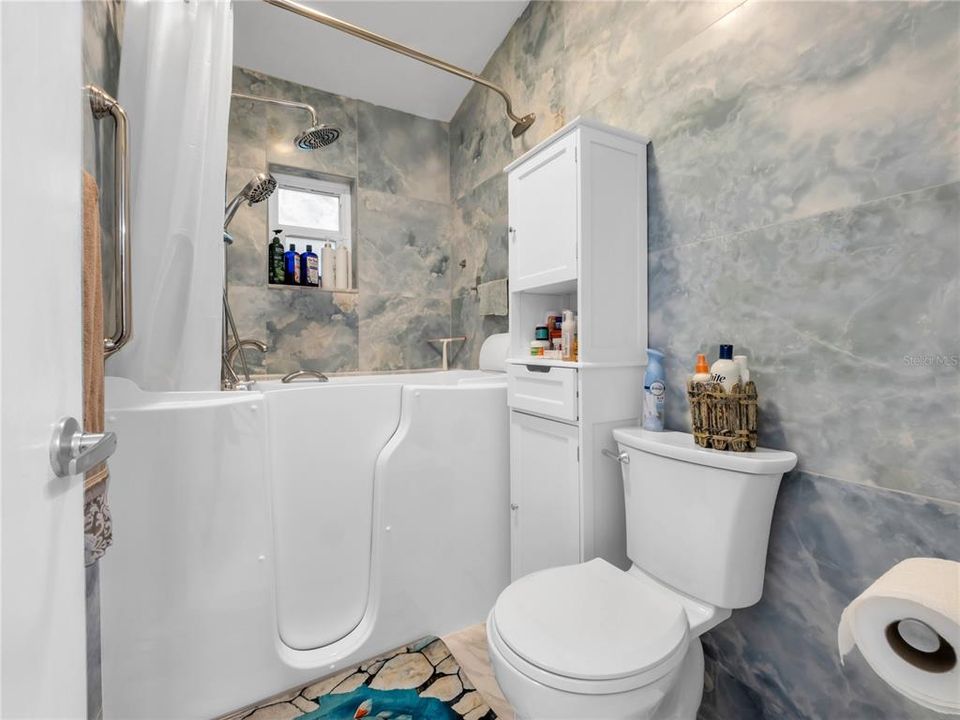 На продажу: $419,900 (3 спален, 2 ванн, 1604 Квадратных фут)