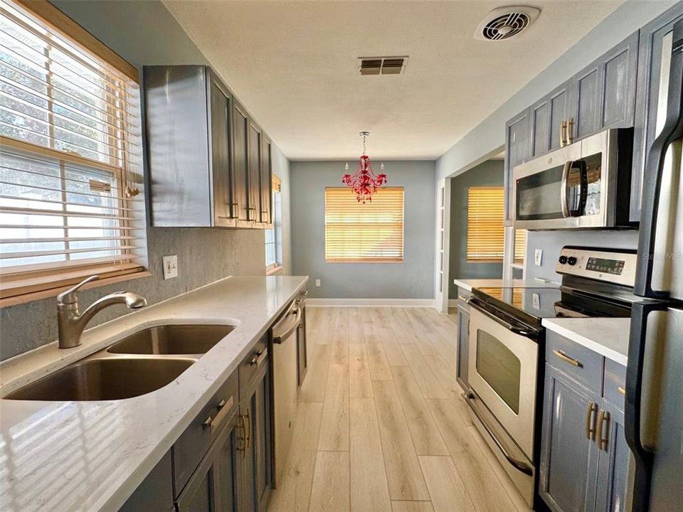В аренду: $2,950 (2 спален, 1 ванн, 1112 Квадратных фут)