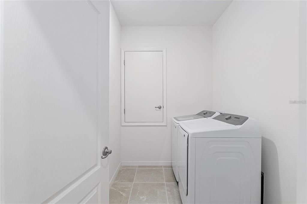 For Rent: $2,350 (3 beds, 2 baths, 1890 Square Feet)