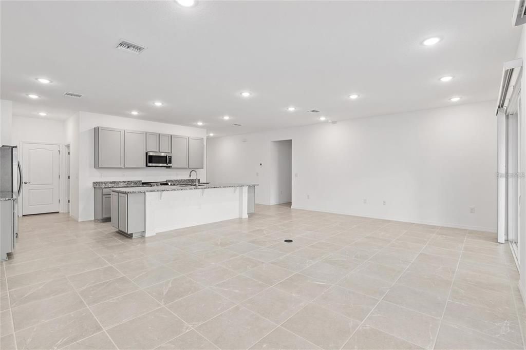 For Rent: $2,350 (3 beds, 2 baths, 1890 Square Feet)