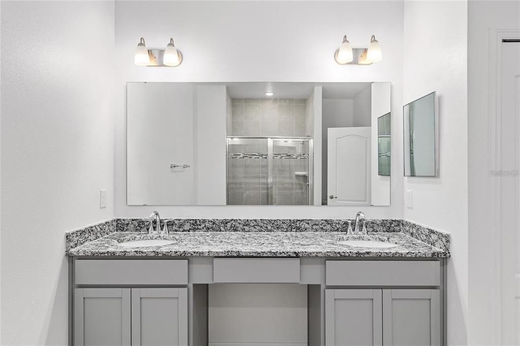 For Rent: $2,350 (3 beds, 2 baths, 1890 Square Feet)